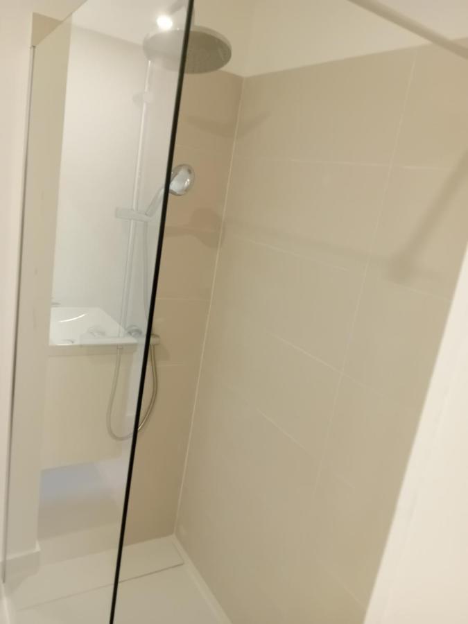Quartier Le Plus Anime De Marseille "La Plaine Cours Julien "Chambre Avec Salle De Bain Wc Privee Integrees "Dans Appartement Dış mekan fotoğraf